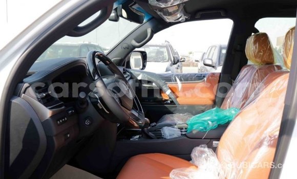 اشتري Imported Lexus LX White سيارة في Import - Dubai في Maseru اشتري Imported Lexus LX White سيارة في Import - Dubai في Maseru