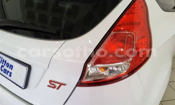Acheter Occasion Voiture Ford Fiesta ST Blanc à Maputsoe, Leribe Acheter Occasion Voiture Ford Fiesta ST Blanc à Maputsoe, Leribe