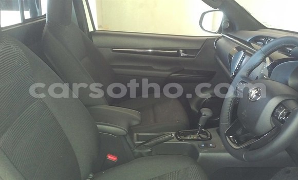 اشتري مستعمل Toyota Hilux White سيارة في Mohale's Hoek في Mohale's Hoek اشتري مستعمل Toyota Hilux White سيارة في Mohale's Hoek في Mohale's Hoek