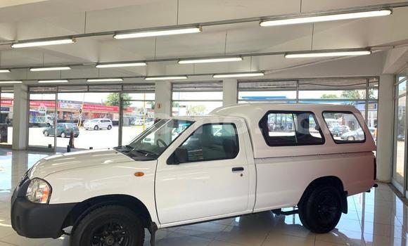 Sayi Na hannu Nissan NP 300 White Mota in Maseru a Maseru Sayi Na hannu Nissan NP 300 White Mota in Maseru a Maseru