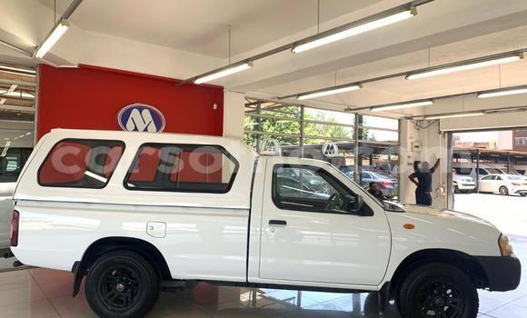 Sayi Na hannu Nissan NP 300 White Mota in Maseru a Maseru Sayi Na hannu Nissan NP 300 White Mota in Maseru a Maseru