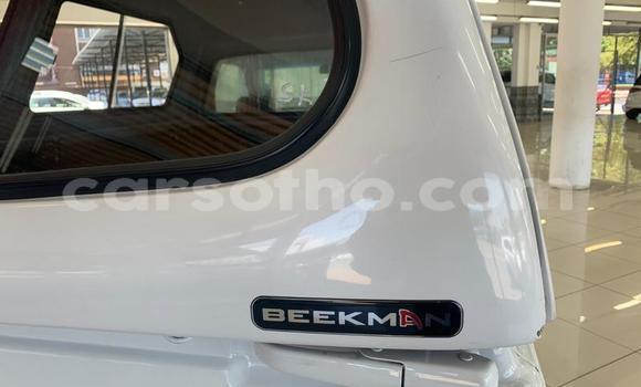 Sayi Na hannu Nissan NP 300 White Mota in Maseru a Maseru Sayi Na hannu Nissan NP 300 White Mota in Maseru a Maseru