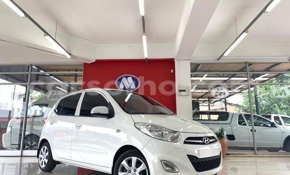 Acheter Occasion Voiture Hyundai i10 Blanc à Maseru, Maseru Acheter Occasion Voiture Hyundai i10 Blanc à Maseru, Maseru