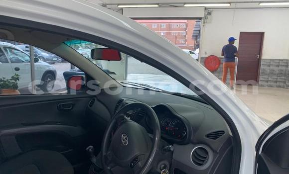 Acheter Occasion Voiture Hyundai i10 Blanc à Maseru, Maseru Acheter Occasion Voiture Hyundai i10 Blanc à Maseru, Maseru