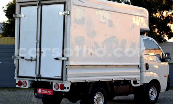 Acheter Occasion Voiture Kia K7 Blanc à Mohale's Hoek, Mohale's Hoek Acheter Occasion Voiture Kia K7 Blanc à Mohale's Hoek, Mohale's Hoek