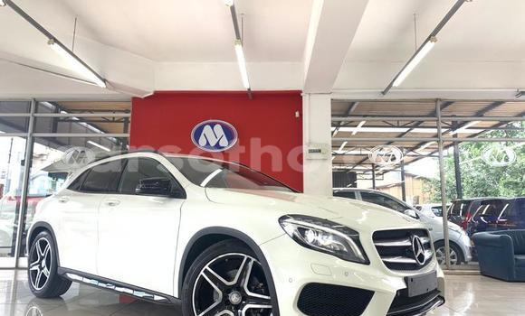 Acheter Occasion Voiture Mercedes-Benz CLA-klasse AMG Blanc à Maseru, Maseru Acheter Occasion Voiture Mercedes-Benz CLA-klasse AMG Blanc à Maseru, Maseru