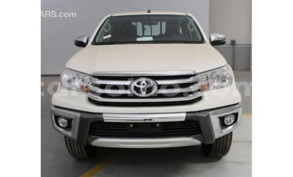 اشتري Imported Toyota Hilux White سيارة في Import - Dubai في Maseru اشتري Imported Toyota Hilux White سيارة في Import - Dubai في Maseru
