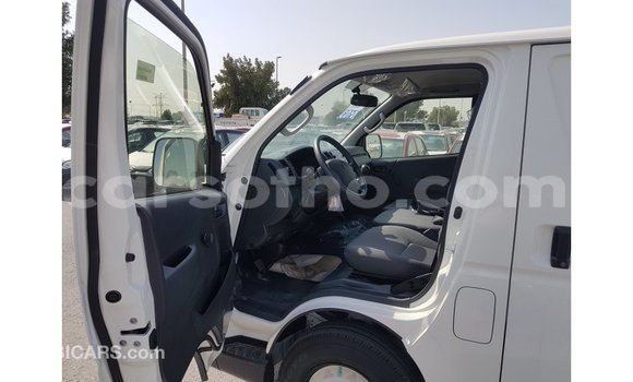 اشتري Imported Toyota Hiace White سيارة في Import - Dubai في Maseru اشتري Imported Toyota Hiace White سيارة في Import - Dubai في Maseru