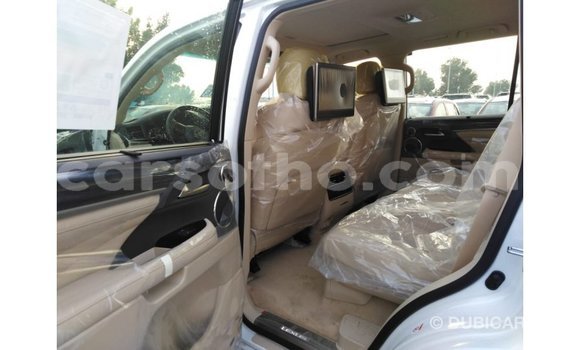 Sayi Imported Lexus LX White Mota in Import - Dubai a Maseru Sayi Imported Lexus LX White Mota in Import - Dubai a Maseru