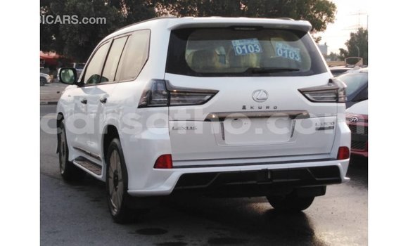 Sayi Imported Lexus LX White Mota in Import - Dubai a Maseru Sayi Imported Lexus LX White Mota in Import - Dubai a Maseru