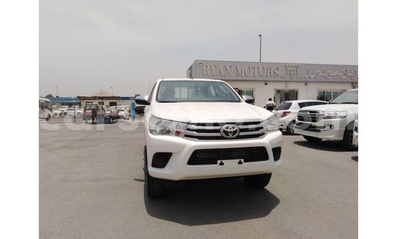 اشتري Imported Toyota Hilux White سيارة في Import - Dubai في Maseru اشتري Imported Toyota Hilux White سيارة في Import - Dubai في Maseru