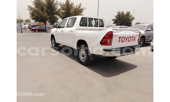 اشتري Imported Toyota Hilux White سيارة في Import - Dubai في Maseru اشتري Imported Toyota Hilux White سيارة في Import - Dubai في Maseru