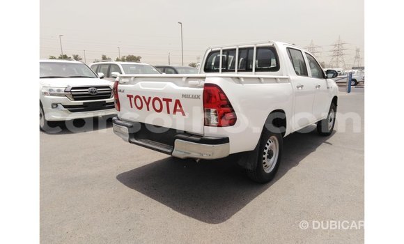 اشتري Imported Toyota Hilux White سيارة في Import - Dubai في Maseru اشتري Imported Toyota Hilux White سيارة في Import - Dubai في Maseru