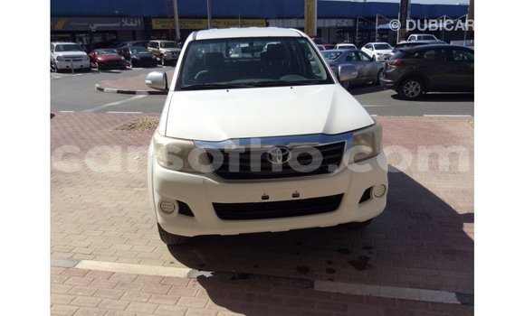 Acheter Import Voiture Toyota Hilux Blanc à Import - Dubai, Maseru Acheter Import Voiture Toyota Hilux Blanc à Import - Dubai, Maseru