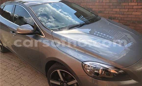 Sayi Na hannu Volvo V40 Green Mota in Maseru a Maseru Sayi Na hannu Volvo V40 Green Mota in Maseru a Maseru