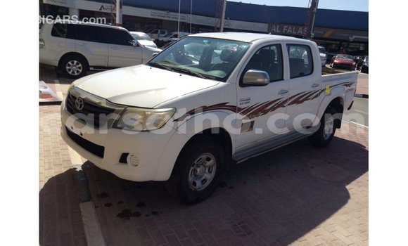 Acheter Import Voiture Toyota Hilux Blanc à Import - Dubai, Maseru Acheter Import Voiture Toyota Hilux Blanc à Import - Dubai, Maseru