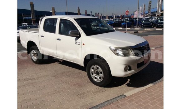 Acheter Import Voiture Toyota Hilux Blanc à Import - Dubai, Maseru Acheter Import Voiture Toyota Hilux Blanc à Import - Dubai, Maseru