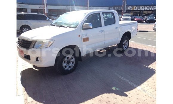 Acheter Import Voiture Toyota Hilux Blanc à Import - Dubai, Maseru Acheter Import Voiture Toyota Hilux Blanc à Import - Dubai, Maseru