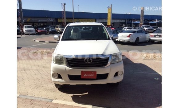 Acheter Import Voiture Toyota Hilux Blanc à Import - Dubai, Maseru Acheter Import Voiture Toyota Hilux Blanc à Import - Dubai, Maseru