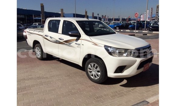 Acheter Import Voiture Toyota Hilux Blanc à Import - Dubai, Maseru Acheter Import Voiture Toyota Hilux Blanc à Import - Dubai, Maseru