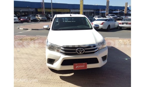 Acheter Import Voiture Toyota Hilux Blanc à Import - Dubai, Maseru Acheter Import Voiture Toyota Hilux Blanc à Import - Dubai, Maseru