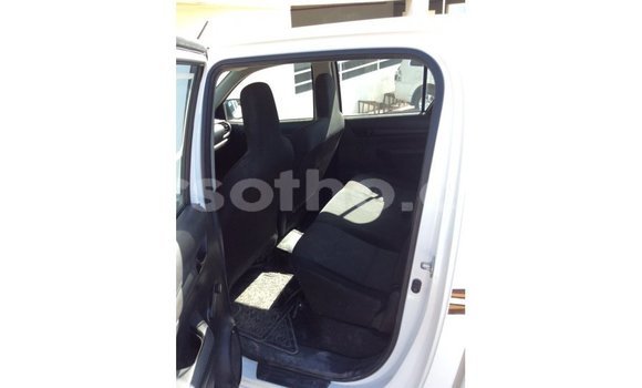 Acheter Import Voiture Toyota Hilux Blanc à Import - Dubai, Maseru Acheter Import Voiture Toyota Hilux Blanc à Import - Dubai, Maseru
