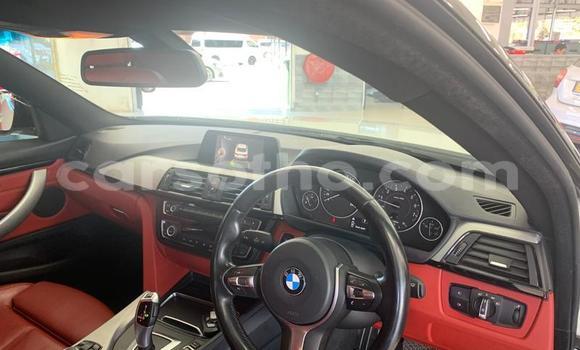 Sayi Na hannu BMW M4 White Mota in Maseru a Maseru Sayi Na hannu BMW M4 White Mota in Maseru a Maseru