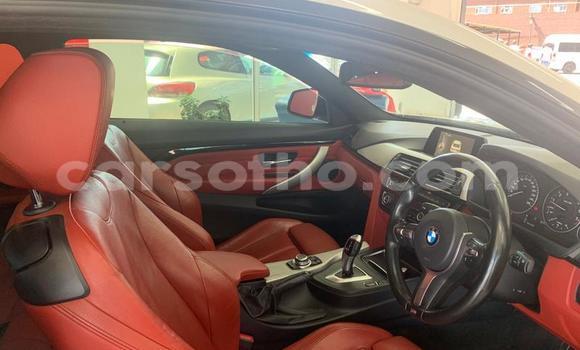 Sayi Na hannu BMW M4 White Mota in Maseru a Maseru Sayi Na hannu BMW M4 White Mota in Maseru a Maseru