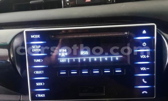 Sayi Na hannu Toyota Hilux White Mota in Maseru a Maseru Sayi Na hannu Toyota Hilux White Mota in Maseru a Maseru