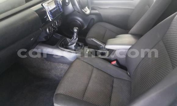 Sayi Na hannu Toyota Hilux White Mota in Maseru a Maseru Sayi Na hannu Toyota Hilux White Mota in Maseru a Maseru