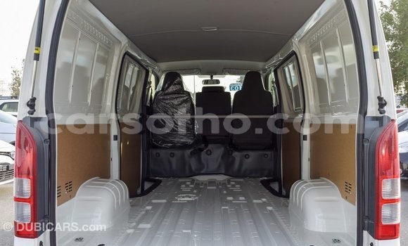 Sayi Imported Toyota Hiace White Mota in Import - Dubai a Maseru Sayi Imported Toyota Hiace White Mota in Import - Dubai a Maseru