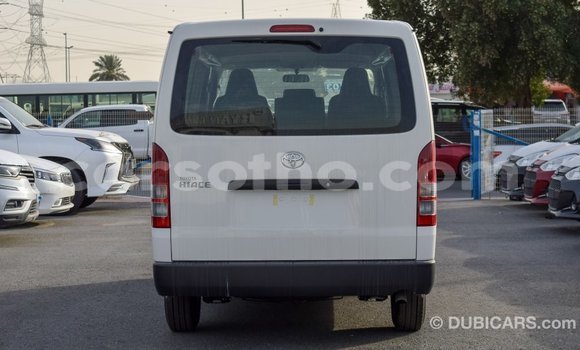 Sayi Imported Toyota Hiace White Mota in Import - Dubai a Maseru Sayi Imported Toyota Hiace White Mota in Import - Dubai a Maseru
