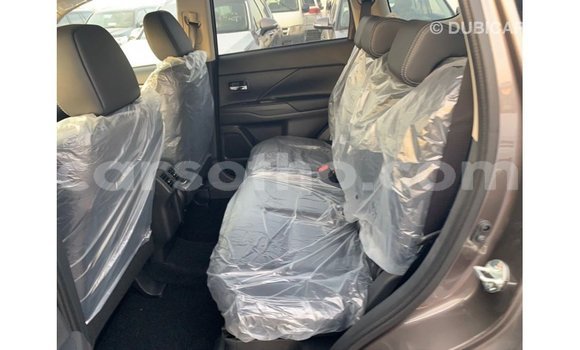 Sayi Imported Mitsubishi Outlander Brown Mota in Import - Dubai a Maseru Sayi Imported Mitsubishi Outlander Brown Mota in Import - Dubai a Maseru