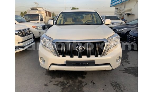Acheter Import Voiture Toyota Prado Blanc à Import - Dubai, Maseru Acheter Import Voiture Toyota Prado Blanc à Import - Dubai, Maseru