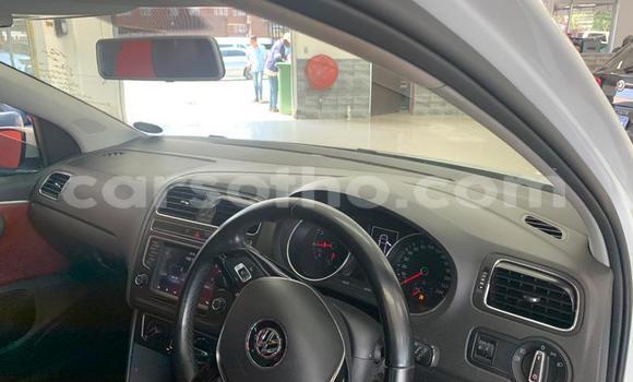 Sayi Na hannu Volkswagen Polo White Mota in Maseru a Maseru Sayi Na hannu Volkswagen Polo White Mota in Maseru a Maseru