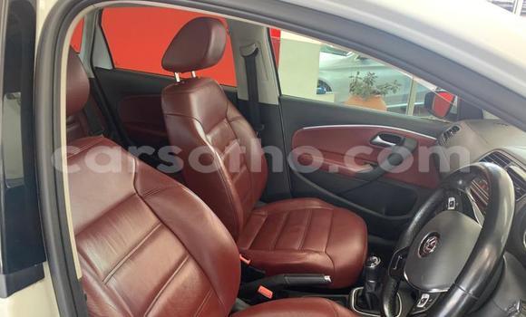 Sayi Na hannu Volkswagen Polo White Mota in Maseru a Maseru Sayi Na hannu Volkswagen Polo White Mota in Maseru a Maseru