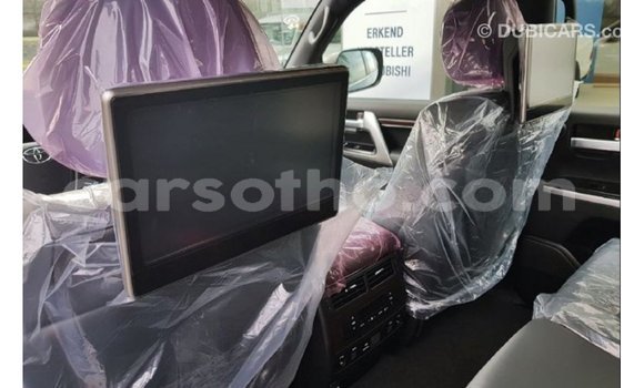 Acheter Import Voiture Toyota Land Cruiser Noir à Import - Dubai, Maseru Acheter Import Voiture Toyota Land Cruiser Noir à Import - Dubai, Maseru