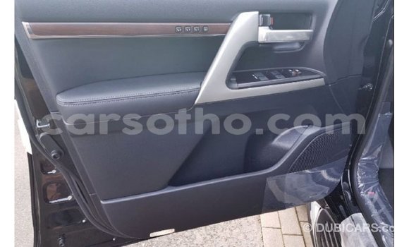 Acheter Import Voiture Toyota Land Cruiser Noir à Import - Dubai, Maseru Acheter Import Voiture Toyota Land Cruiser Noir à Import - Dubai, Maseru