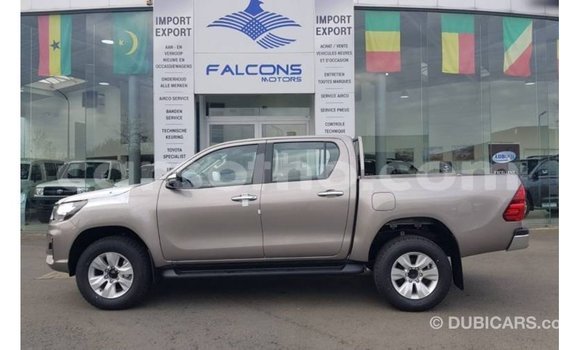 Sayi Imported Toyota Hilux Brown Mota in Import - Dubai a Maseru Sayi Imported Toyota Hilux Brown Mota in Import - Dubai a Maseru