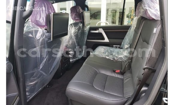 Buy Import Toyota Land Cruiser Black Car in Import - Dubai in Maseru Buy Import Toyota Land Cruiser Black Car in Import - Dubai in Maseru