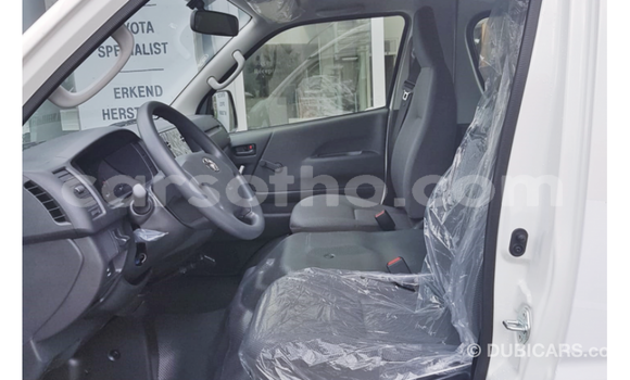 Acheter Import Voiture Toyota Hiace Blanc à Import - Dubai, Maseru Acheter Import Voiture Toyota Hiace Blanc à Import - Dubai, Maseru