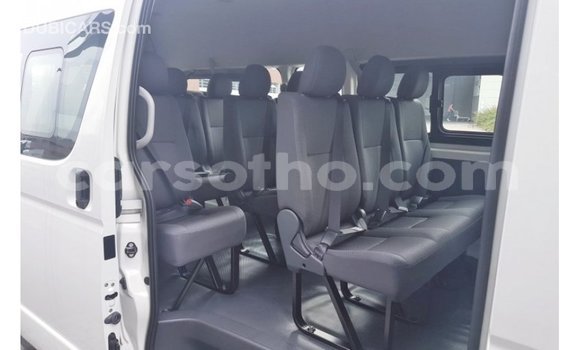 Acheter Import Voiture Toyota Hiace Blanc à Import - Dubai, Maseru Acheter Import Voiture Toyota Hiace Blanc à Import - Dubai, Maseru