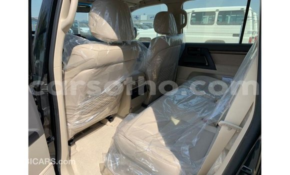 Sayi Imported Toyota Land Cruiser Black Mota in Import - Dubai a Maseru Sayi Imported Toyota Land Cruiser Black Mota in Import - Dubai a Maseru