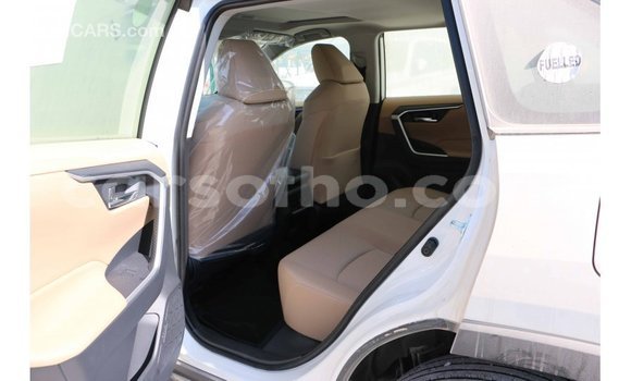 Sayi Imported Toyota 4Runner White Mota in Import - Dubai a Maseru Sayi Imported Toyota 4Runner White Mota in Import - Dubai a Maseru