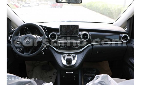 Acheter Import Voiture Mercedes-Benz 250 Noir à Import - Dubai, Maseru Acheter Import Voiture Mercedes-Benz 250 Noir à Import - Dubai, Maseru