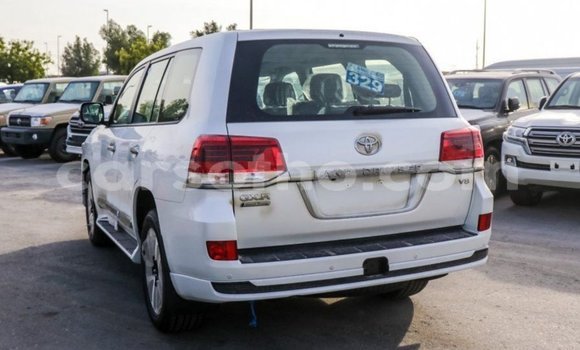 اشتري Imported Toyota Land Cruiser White سيارة في Import - Dubai في Maseru اشتري Imported Toyota Land Cruiser White سيارة في Import - Dubai في Maseru