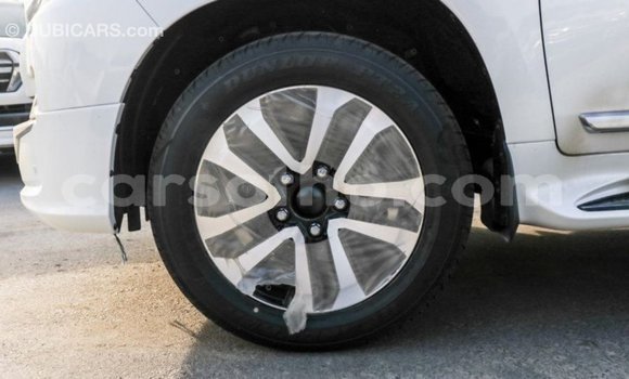 اشتري Imported Toyota Land Cruiser White سيارة في Import - Dubai في Maseru اشتري Imported Toyota Land Cruiser White سيارة في Import - Dubai في Maseru