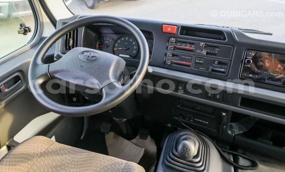 اشتري Imported Toyota Coaster White سيارة في Import - Dubai في Maseru اشتري Imported Toyota Coaster White سيارة في Import - Dubai في Maseru