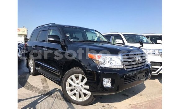 Sayi Imported Toyota Land Cruiser Black Mota in Import - Dubai a Maseru Sayi Imported Toyota Land Cruiser Black Mota in Import - Dubai a Maseru
