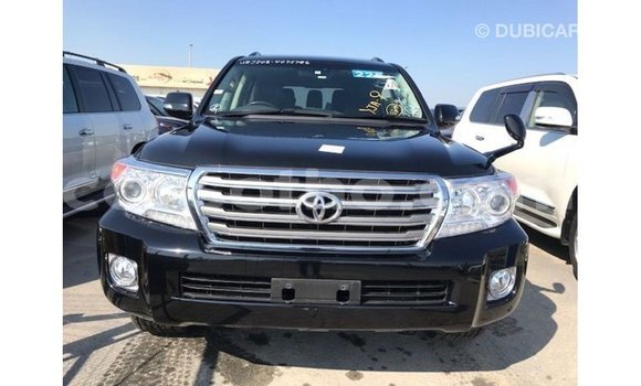 Sayi Imported Toyota Land Cruiser Black Mota in Import - Dubai a Maseru Sayi Imported Toyota Land Cruiser Black Mota in Import - Dubai a Maseru